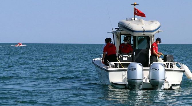Son dakika! Van Gölü’nde batan göçmen teknesi bulundu