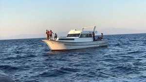 Türk kara sularına itilen 83 sığınmacı kurtarıldı