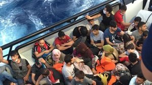 145 düzensiz göçmen kurtarıldı