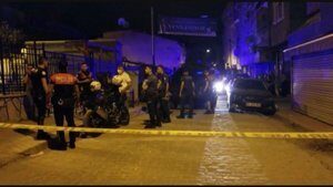 Beyoğlu’nda silahlı saldırı: 1’i ağır 4 yaralı