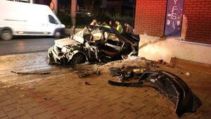 İzmir’de korkunç kaza: 1’i ağır, 3 yaralı!