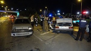 Samsun’da iki otomobil çarpıştı: Yaralılar var