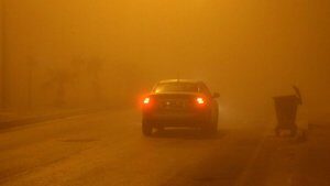 Adana’da yoğun sis: Göz gözü görmedi