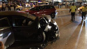 Bursa’da otomobil minibüse çarptı: Yaralılar var