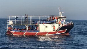 İzmir’de 77 kaçak göçmen yakalandı