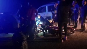 Tarım aracı ile motosiklet çarpıştı: 3 ağır yaralı