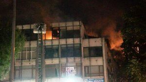 Fatih’te yangın paniği: İş yeri alev aldı