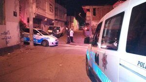 İzmir’de iki grup arasında çıkan silahlı kavgada 3 kişi yaralandı