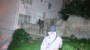 Fatih’te polise silahlı saldırı: 1 polis yaralı
