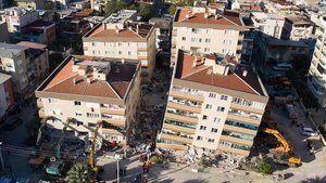 İzmir’de 6,6 büyüklüğünde deprem!