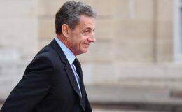 Eski Fransa’da Cumhurbaşkanı Sarkozy’e, 3 yıl hapis cezası verildi