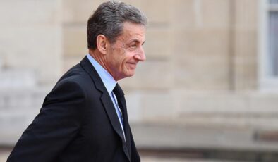 Eski Fransa’da Cumhurbaşkanı Sarkozy’e, 3 yıl hapis cezası verildi