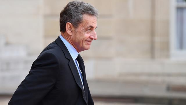 Eski Fransa'da Cumhurbaşkanı Sarkozy'e, 3 yıl hapis cezası verildi
