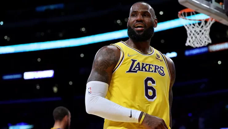 LeBron James tarihe geçti, Lakers Warriors’ı devirdi!