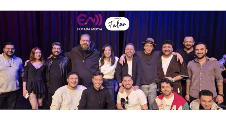 Stand up Falan Destekli Retro Gece, Duru Tiyatro’yu Doldurdu