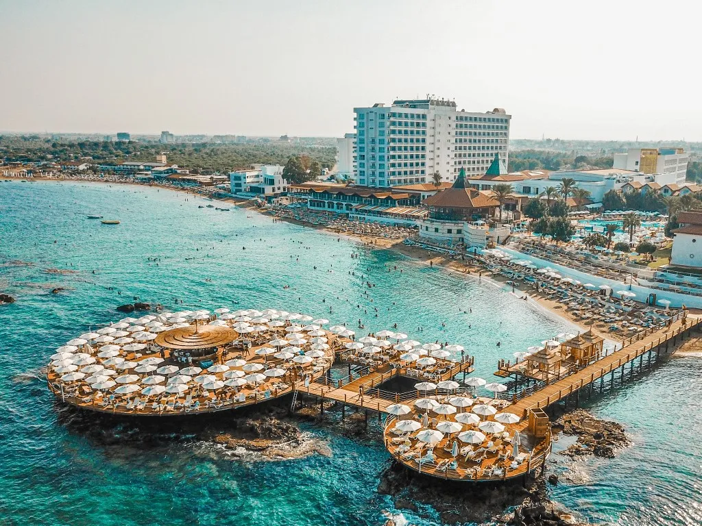 Kıbrıs Aquapark Otelleri: Su Parklı Tesis Rehberi